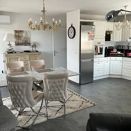 Bord De Apartment *